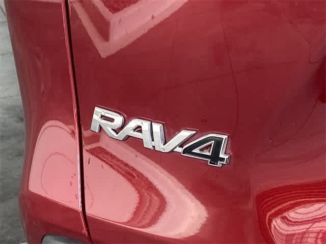 2021 Toyota RAV4 XLE Premium 7