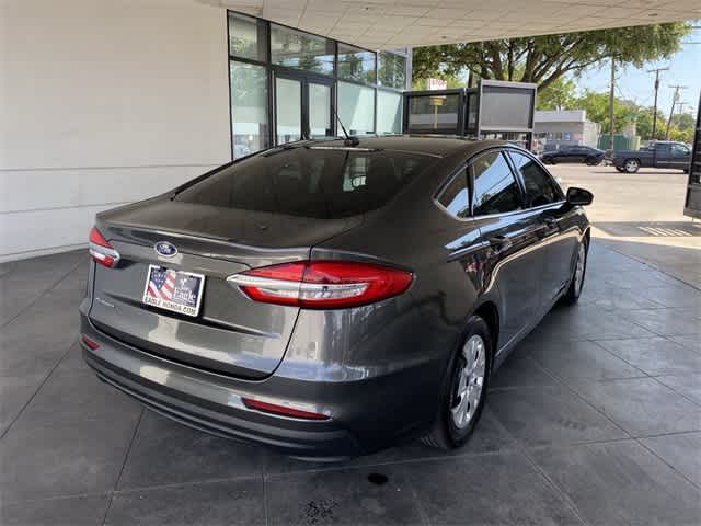 2019 Ford Fusion S 23