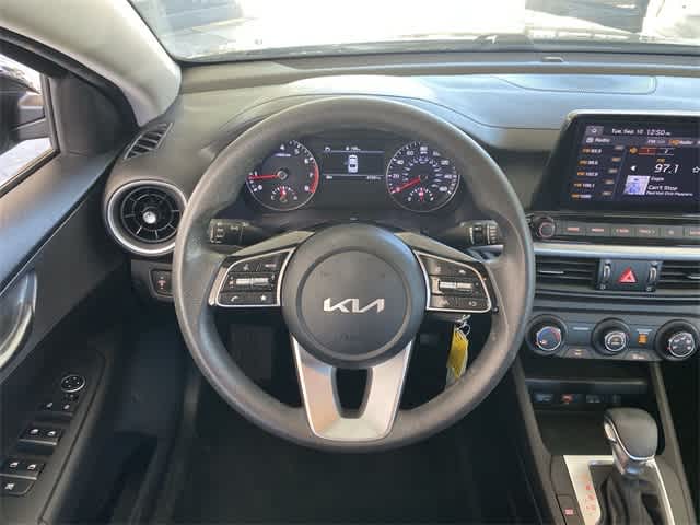 2022 Kia Forte LXS 14