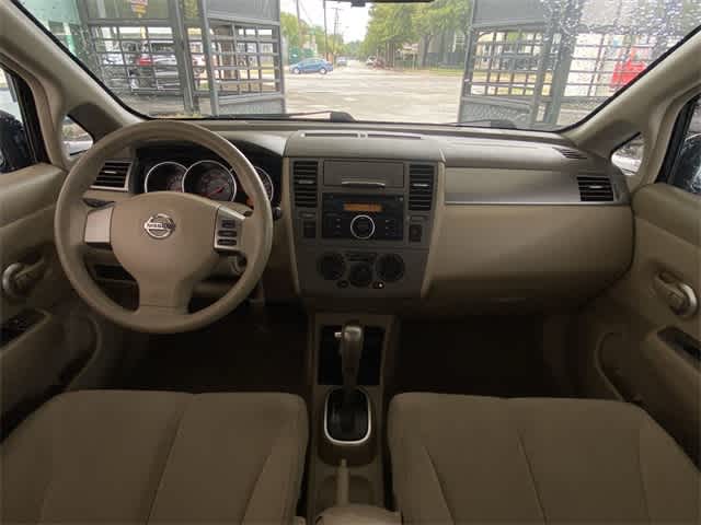 2009 Nissan Versa 1.8 S 9