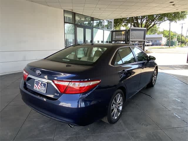 2017 Toyota Camry XLE 29