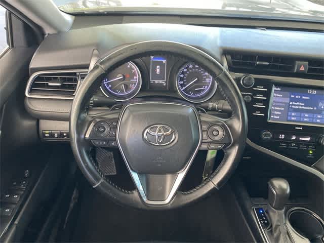 2020 Toyota Camry SE 14