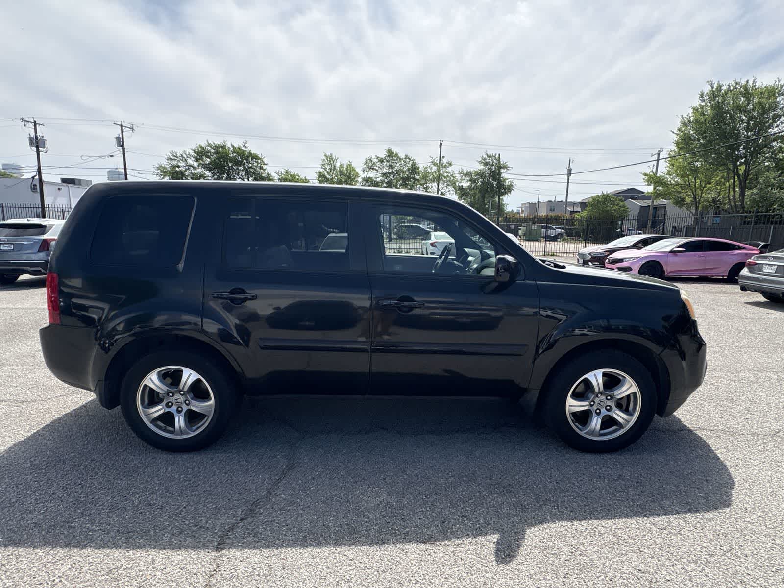 View vehicle photo 7