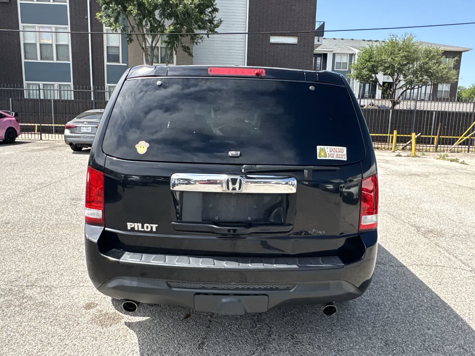 View vehicle photo 5