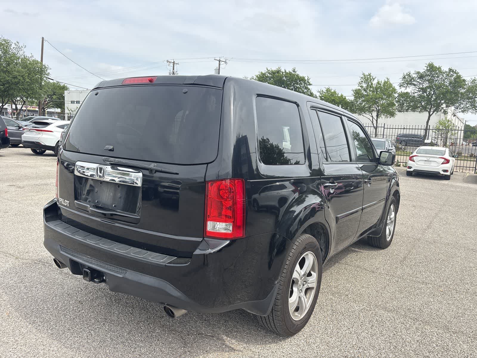 View vehicle photo 6