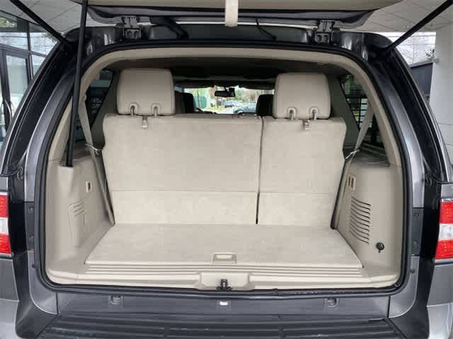 2011 Lincoln Navigator  18