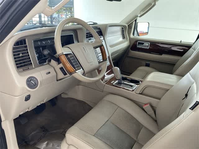 2011 Lincoln Navigator  2