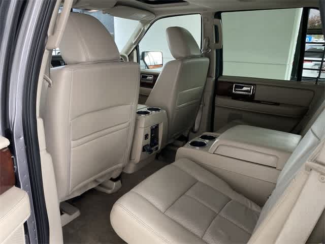 2011 Lincoln Navigator  11