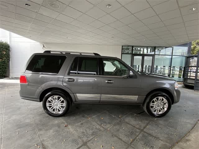 2011 Lincoln Navigator  25