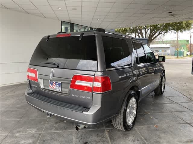 2011 Lincoln Navigator  26