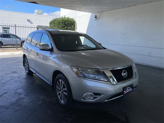 2014 Nissan Pathfinder S 23