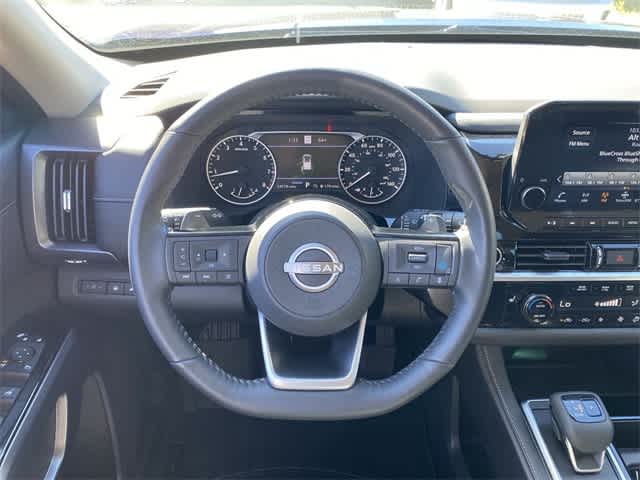 2023 Nissan Pathfinder SL 14
