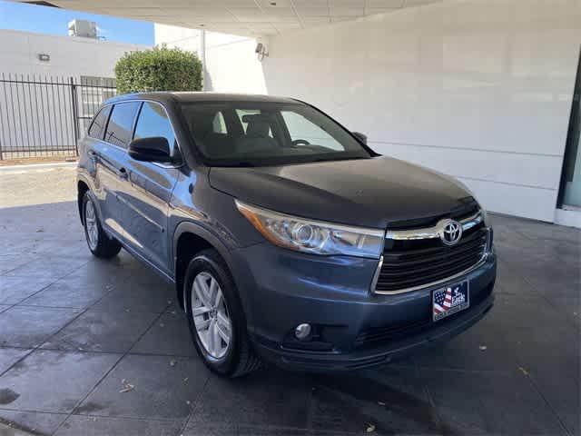 2016 Toyota Highlander LE 23