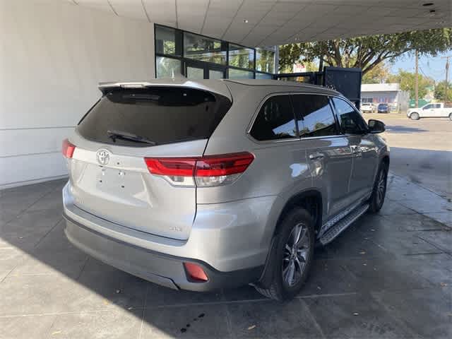 2017 Toyota Highlander XLE 26