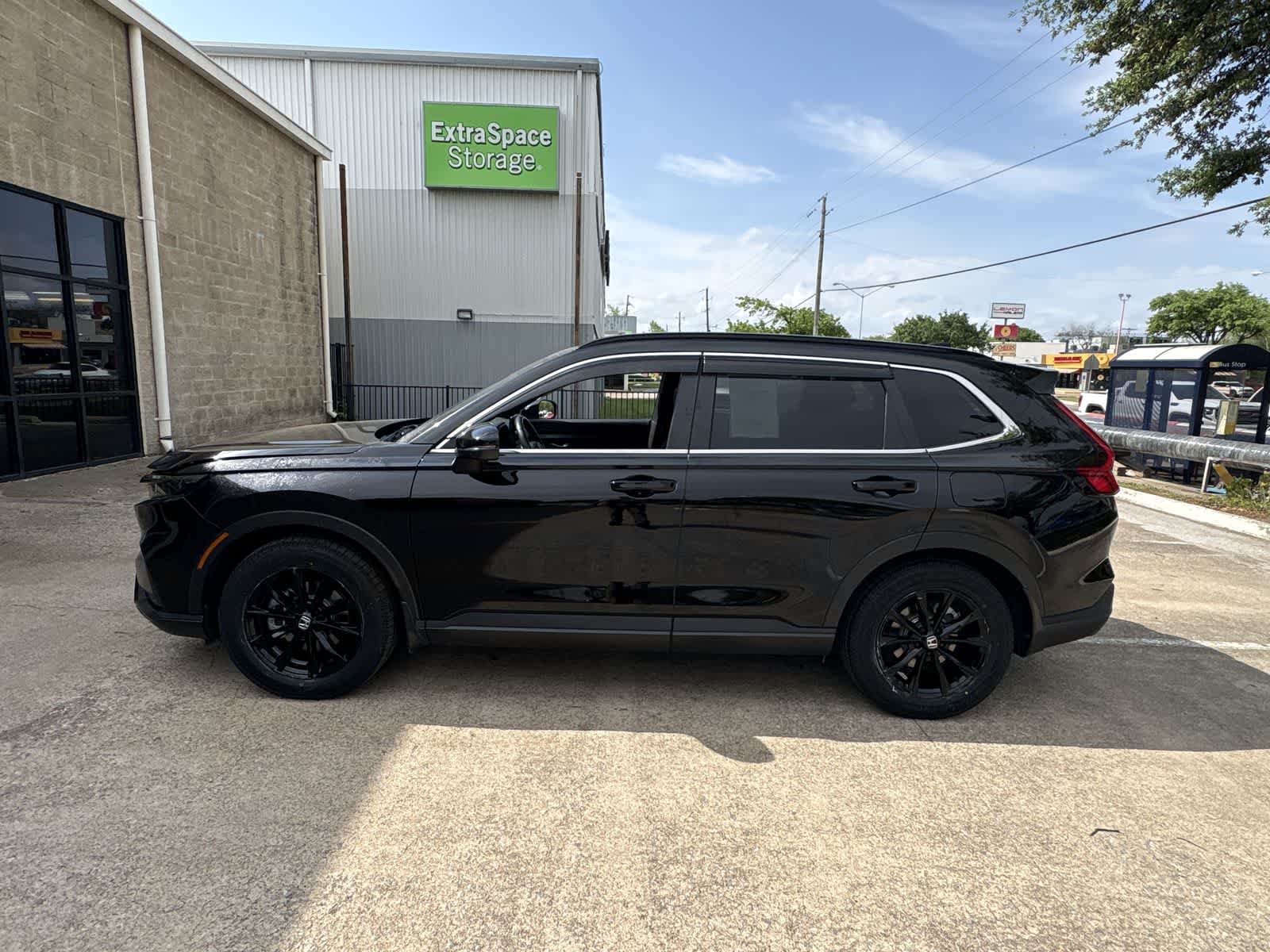 View vehicle photo 3