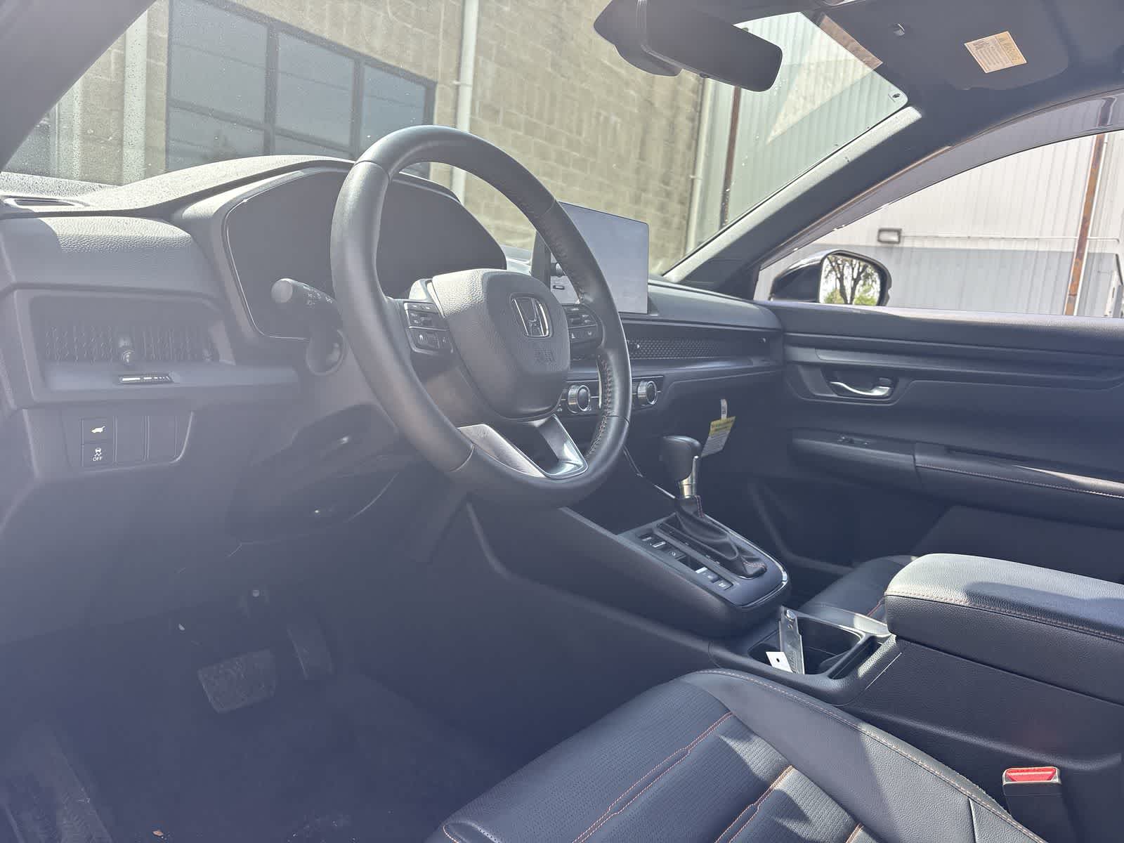 View vehicle photo 2