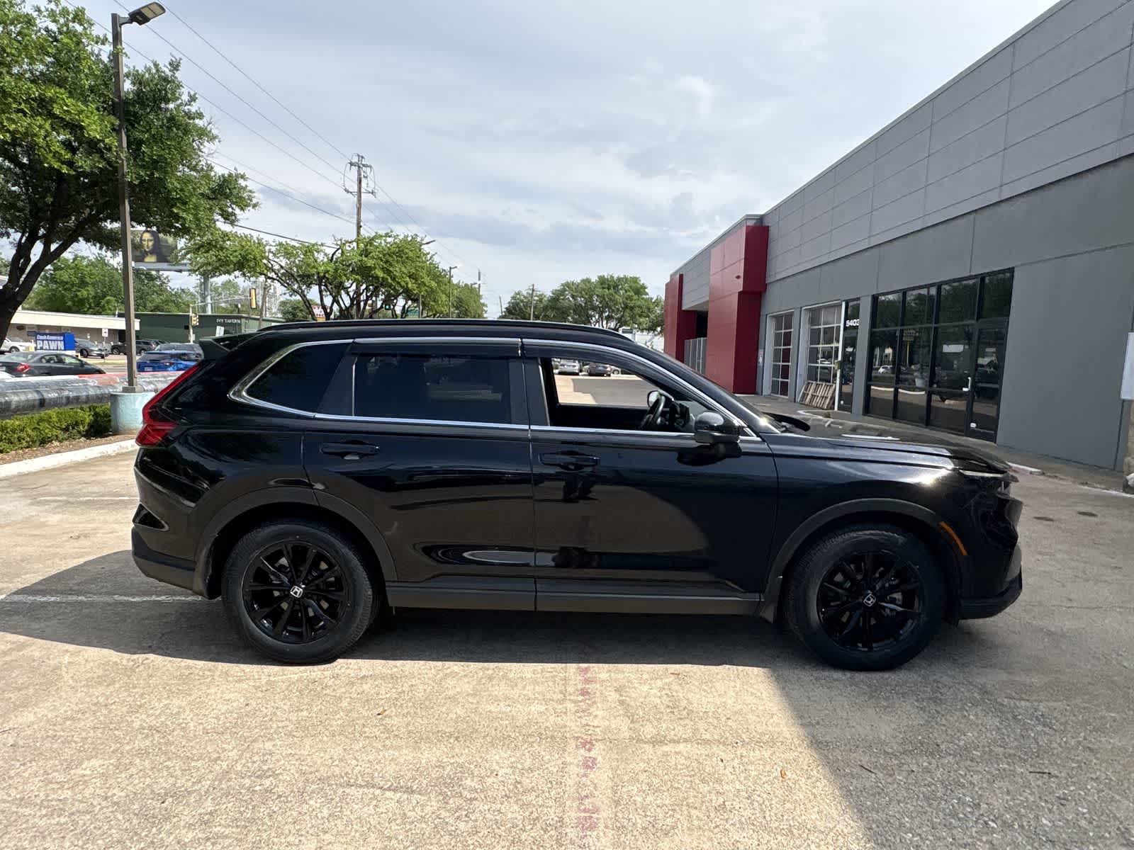 View vehicle photo 7