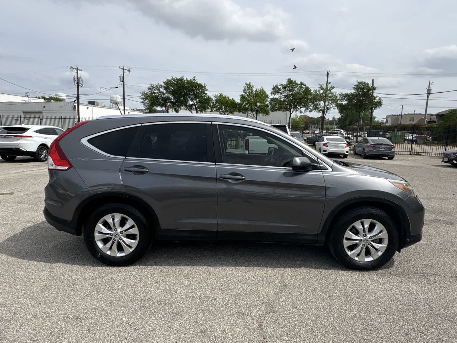 View vehicle photo 7