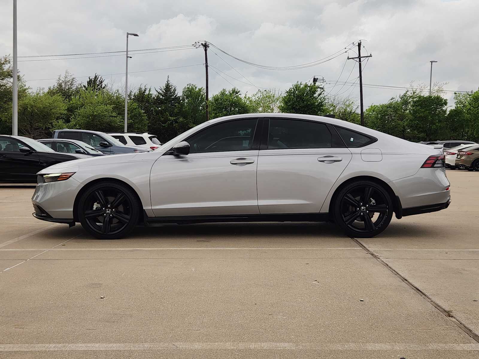 View vehicle photo 3