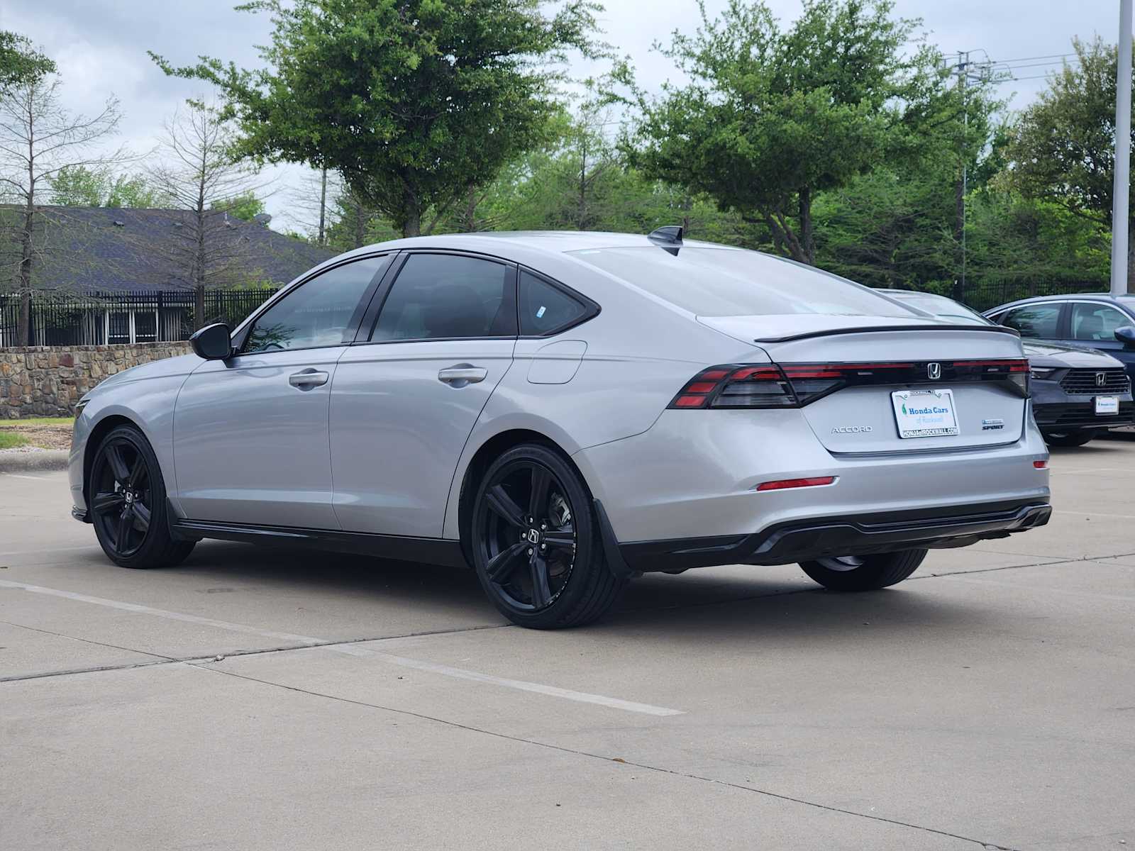 View vehicle photo 4