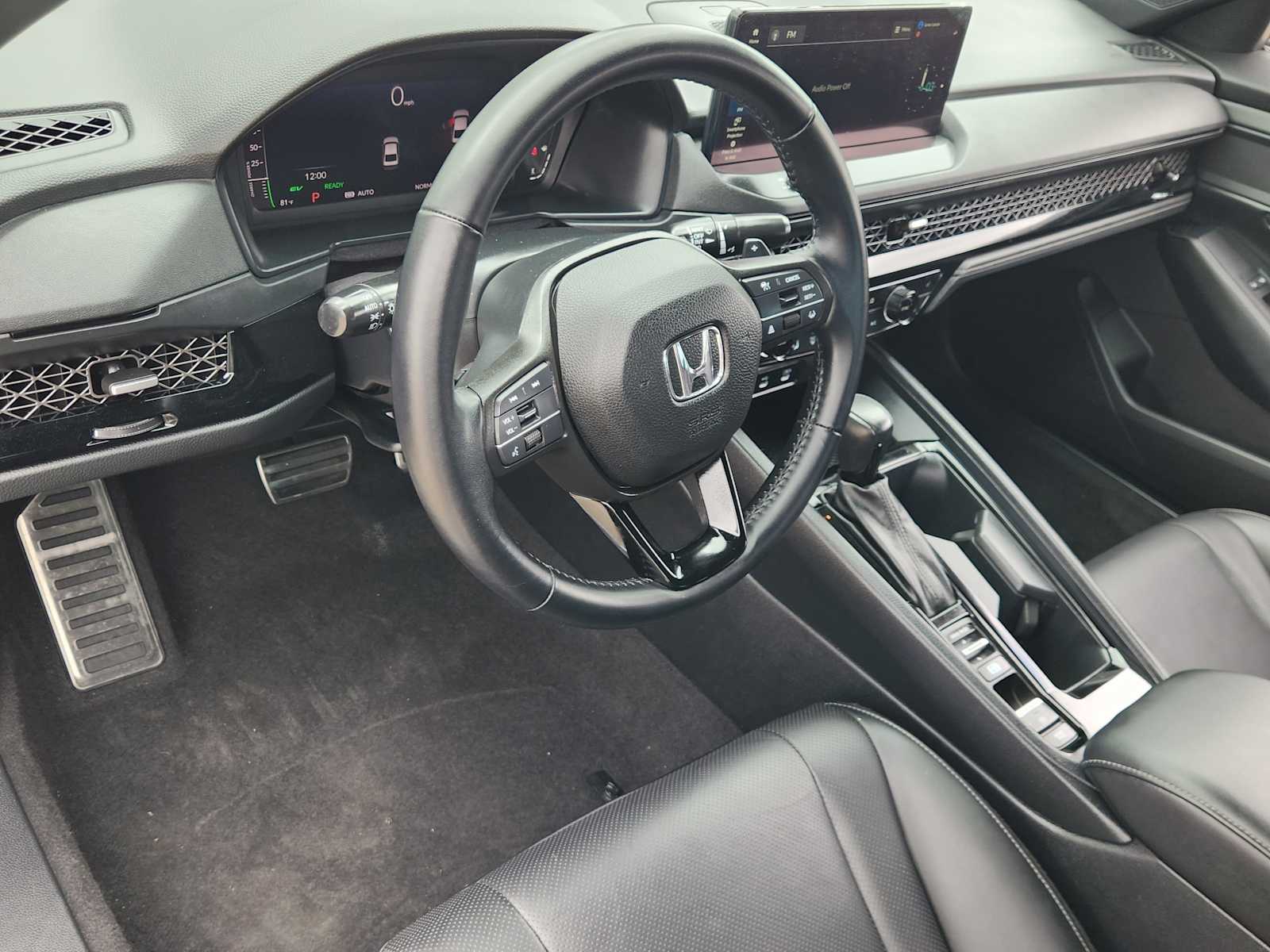 View vehicle photo 2