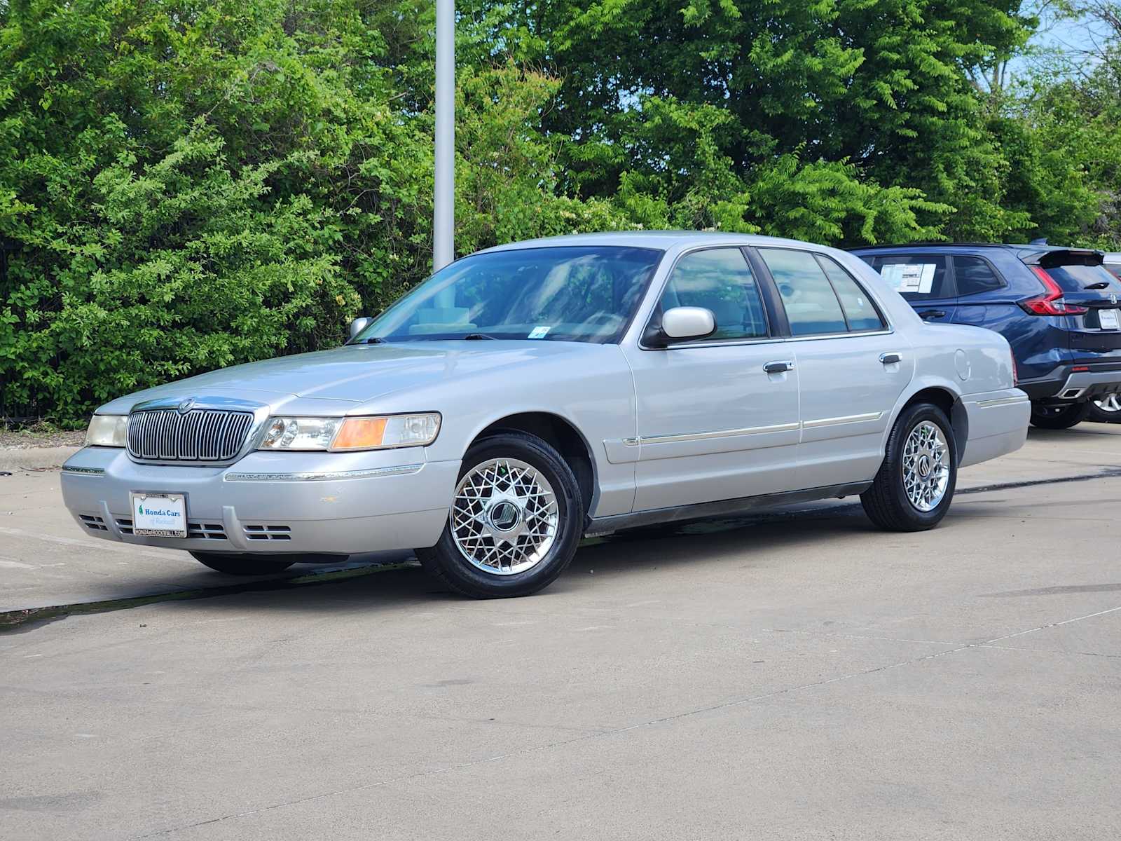 2000 Mercury Grand Marquis GS Sedan Rear-Wheel Drive 4-Speed Automatic