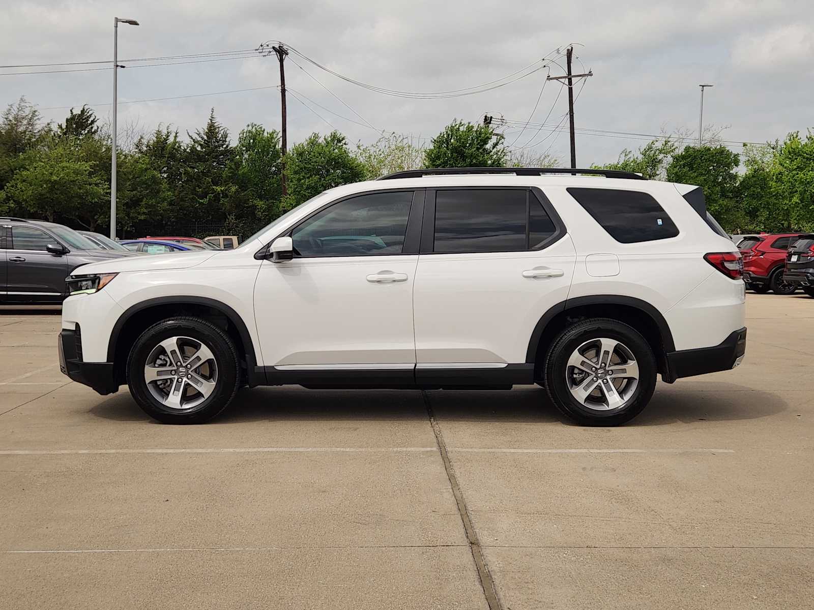 View vehicle photo 3