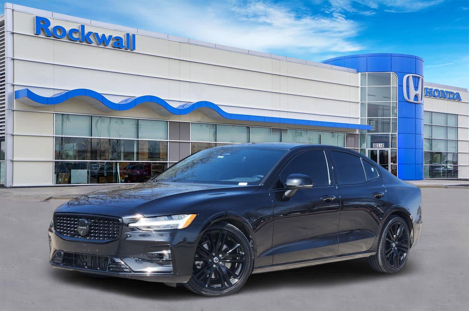 2024 Volvo S60 B5 Plus Black Edition FWD