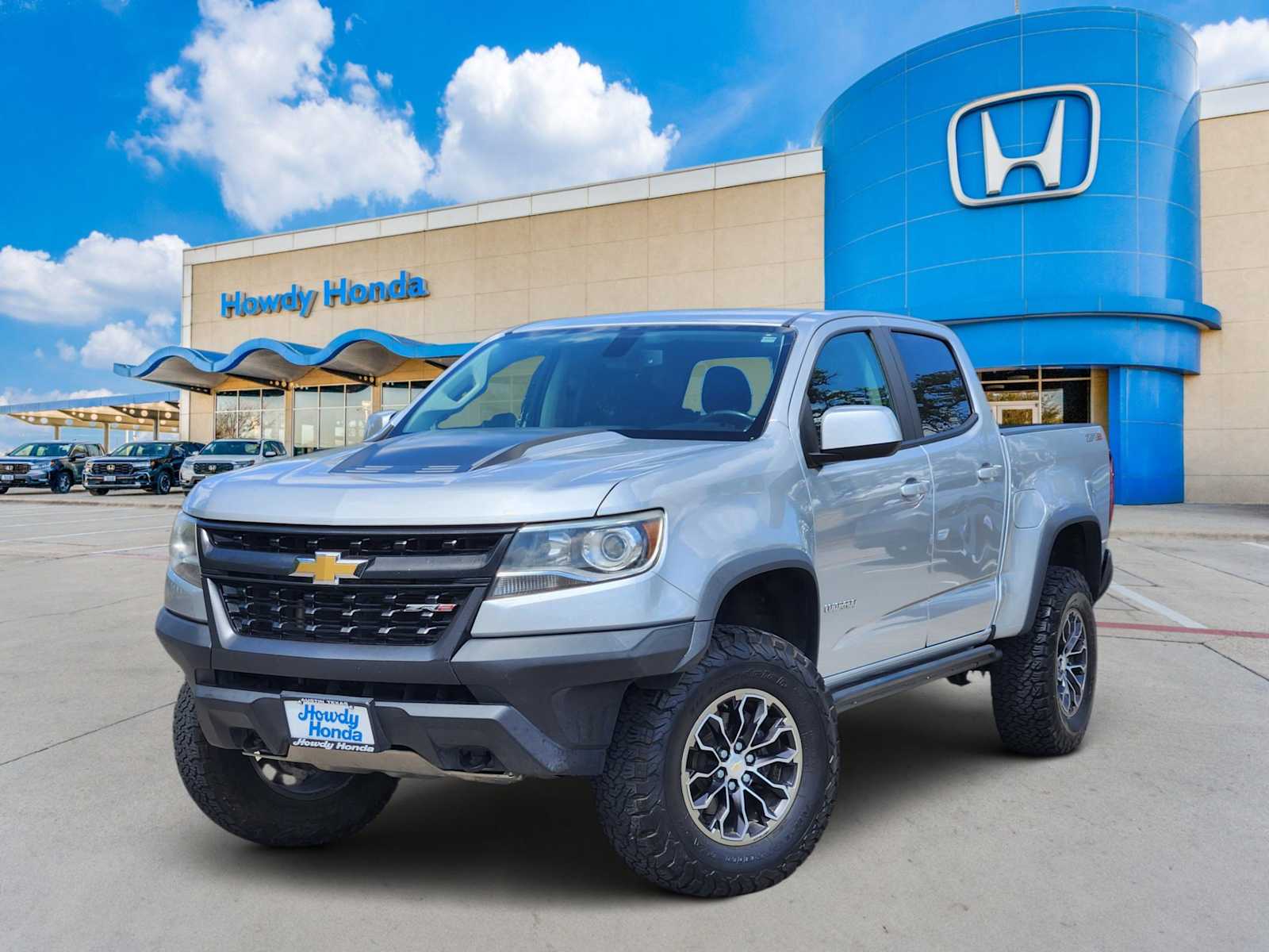 Silver Ice Metallic 2018 Chevrolet Colorado Pickup Truck Four-Wheel Drive 8-Speed Automatic