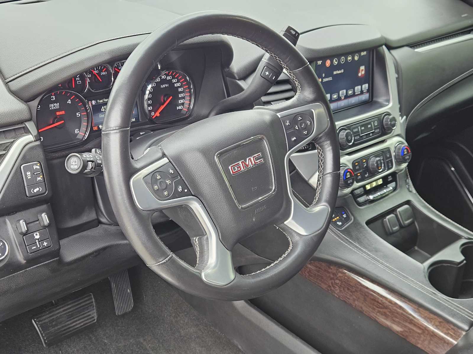 View vehicle photo 2