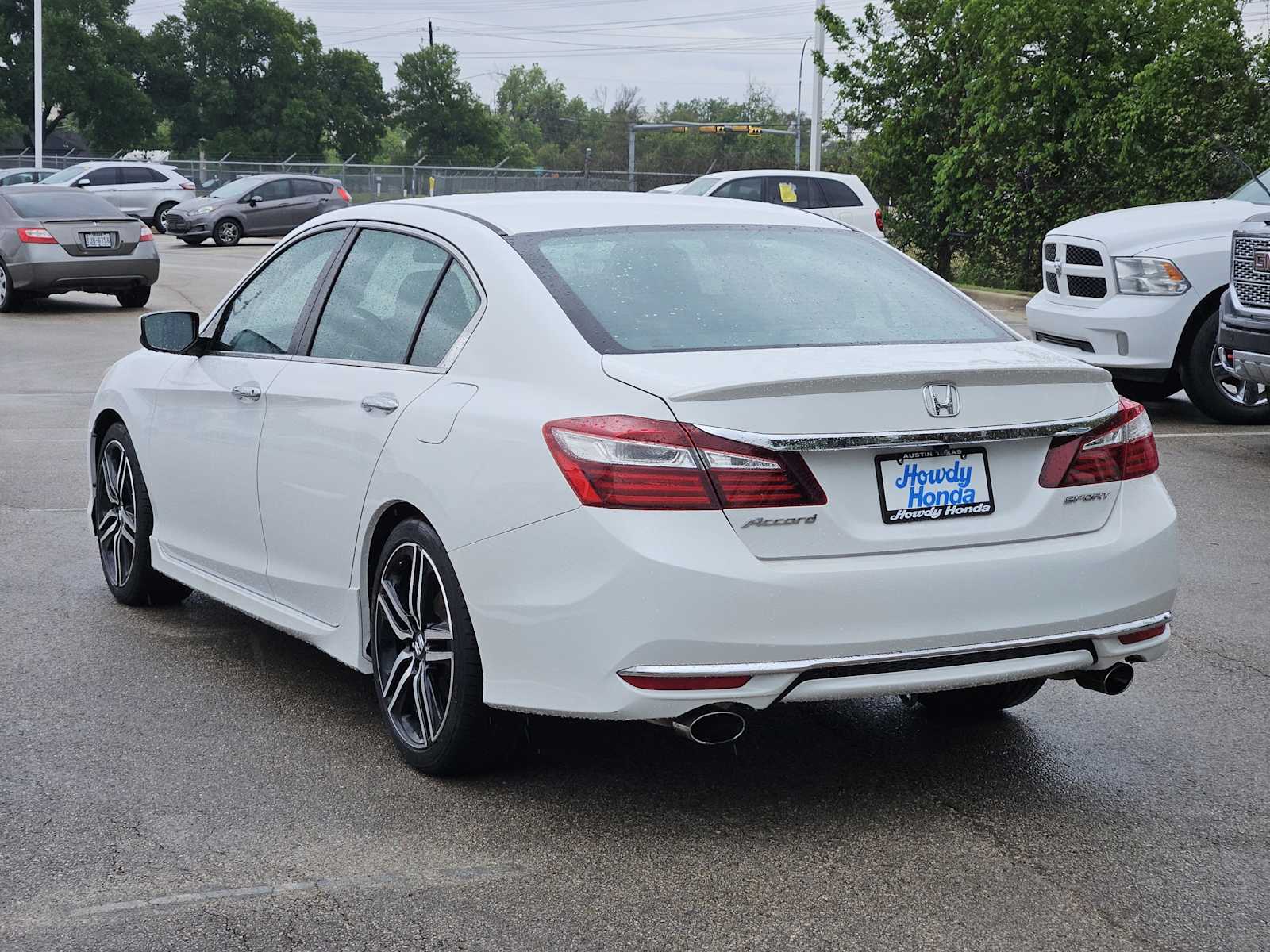 View vehicle photo 5