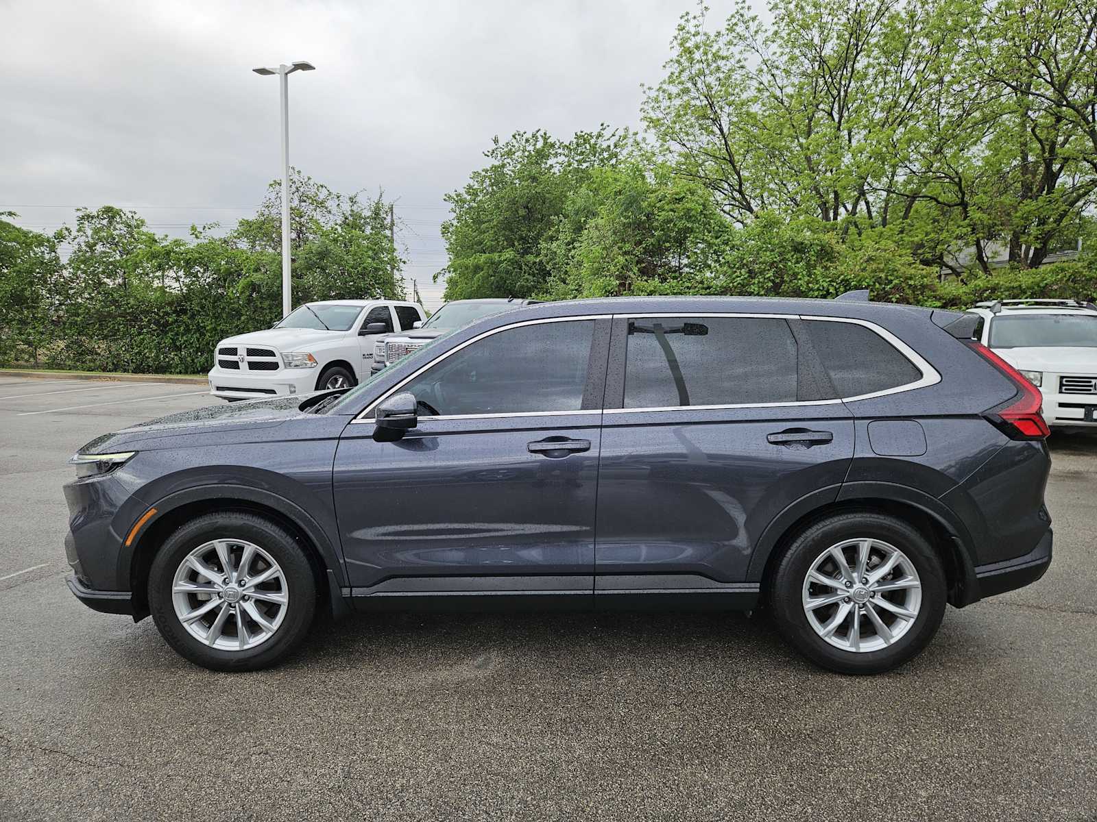 View vehicle photo 4