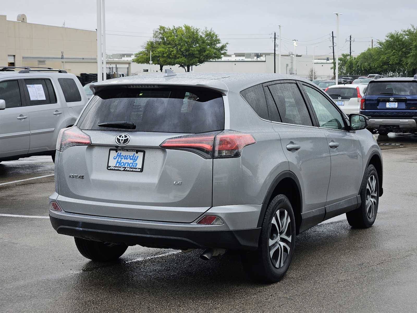 View vehicle photo 6