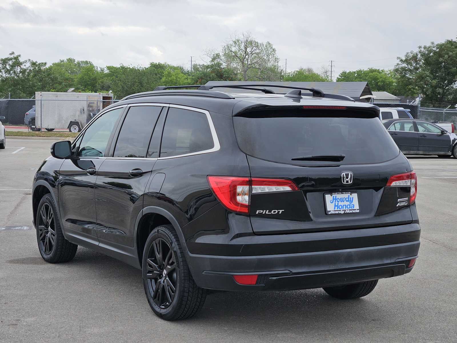 View vehicle photo 5