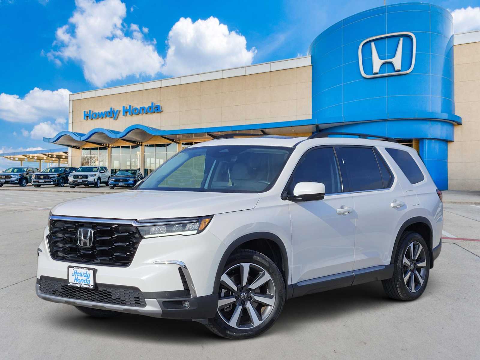 2023 Honda Pilot Touring FWD