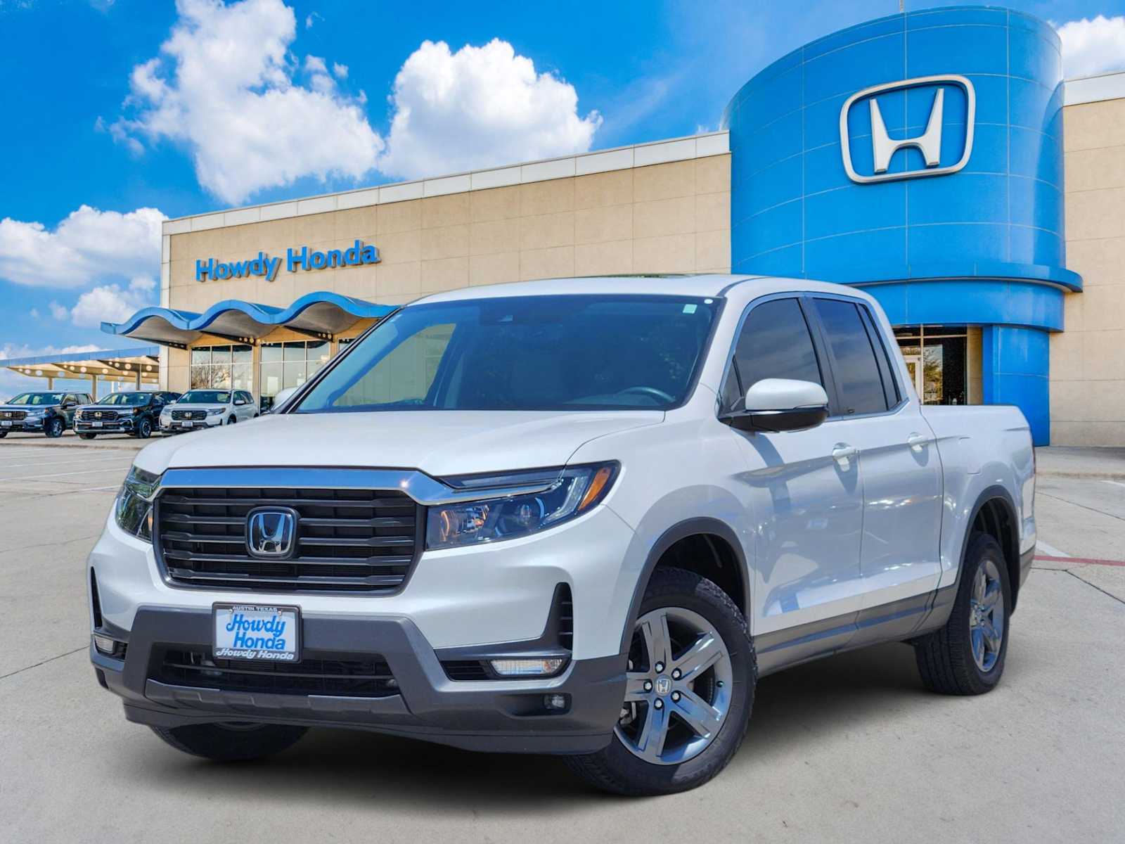 Platinum White Pearl 2023 Honda Ridgeline RTL AWD Pickup Truck All-Wheel Drive 9-Speed Automatic