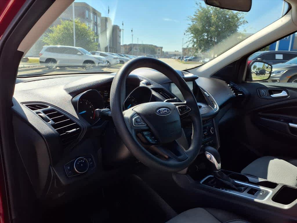 Used 2019 Ford Escape SE with VIN 1FMCU0G93KUB34174 for sale in Katy, TX