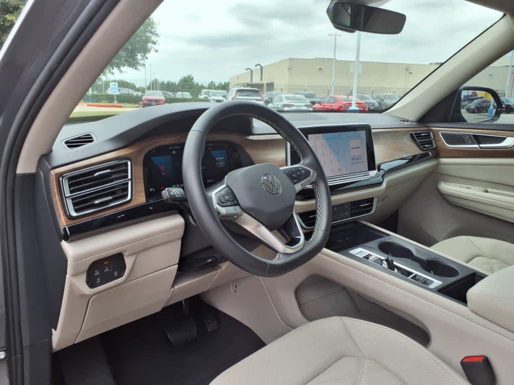 Used 2024 Volkswagen Atlas SE with VIN 1V2DR2CA3RC561150 for sale in Katy, TX