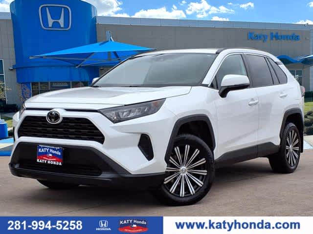 2020 Toyota RAV4 LE