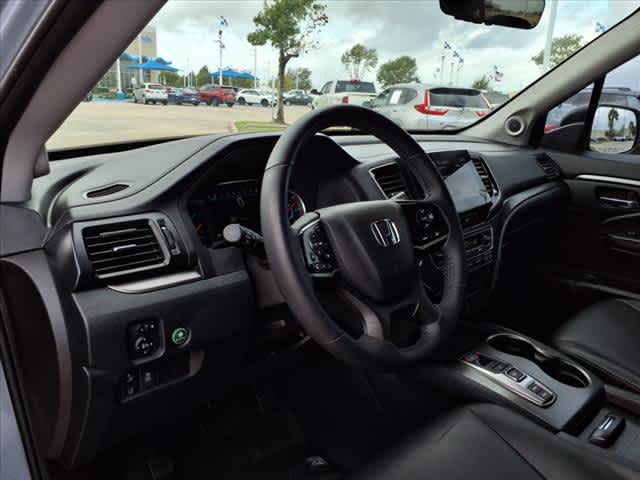 Used 2022 Honda Pilot SE with VIN 5FNYF5H26NB038815 for sale in Katy, TX