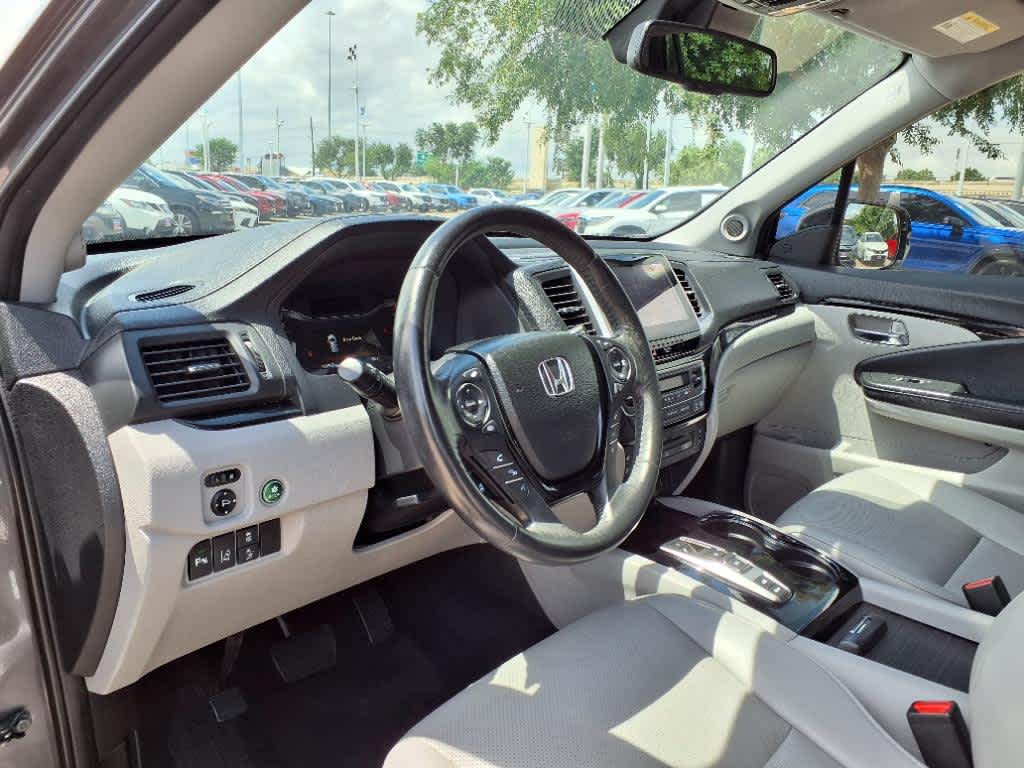 Used 2017 Honda Pilot Elite with VIN 5FNYF6H06HB089692 for sale in Katy, TX