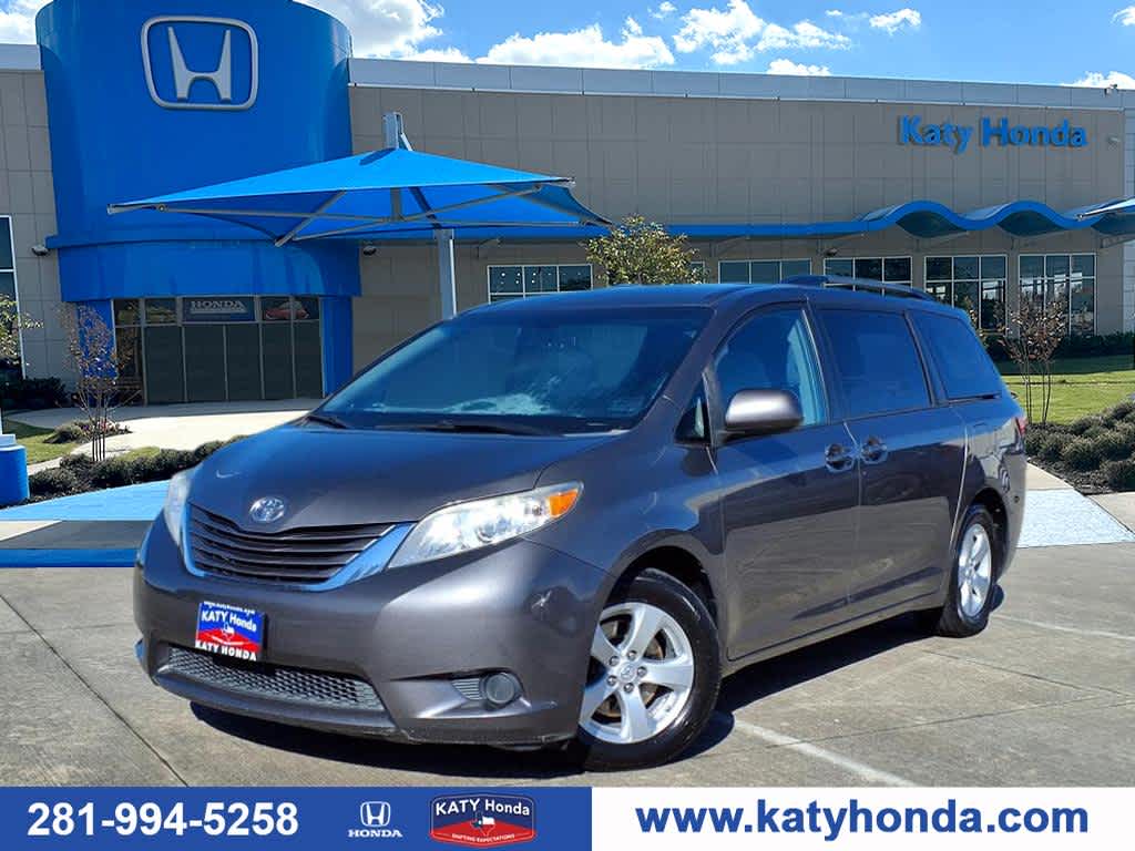 2015 Toyota Sienna LE