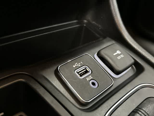 2020 Jeep Cherokee Latitude Diamond Black Crystal Pearlcoat at Auto Boutique Texas