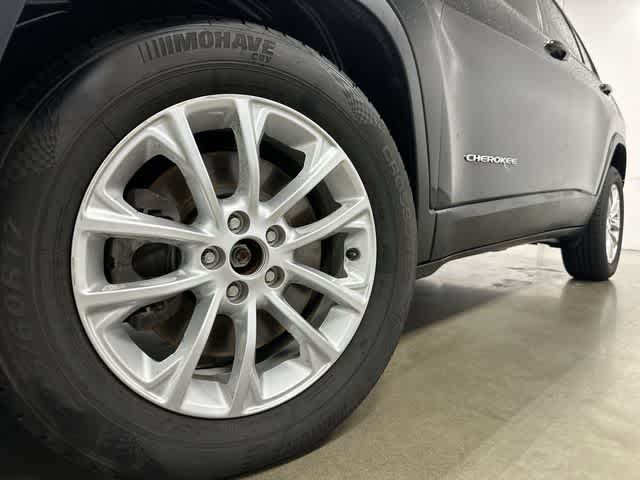 2020 Jeep Cherokee Latitude Diamond Black Crystal Pearlcoat at Auto Boutique Texas