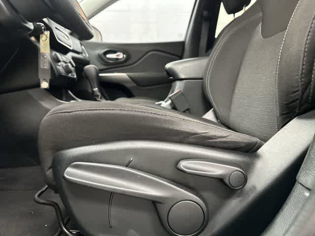 2020 Jeep Cherokee Latitude Diamond Black Crystal Pearlcoat at Auto Boutique Texas