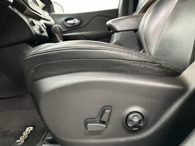 2016 Jeep Cherokee Limited Bright White Clearcoat at AutoNation USA Katy