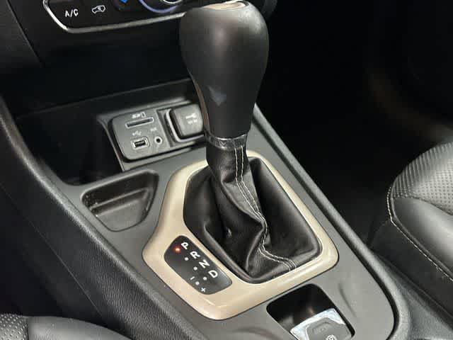 2016 Jeep Cherokee Limited Bright White Clearcoat at AutoNation USA Katy