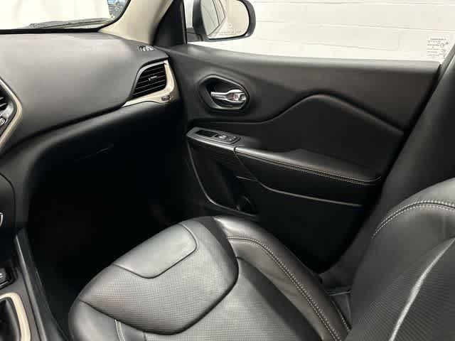 2016 Jeep Cherokee Limited Bright White Clearcoat at AutoNation USA Katy