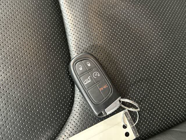 2016 Jeep Cherokee Limited Bright White Clearcoat at AutoNation USA Katy