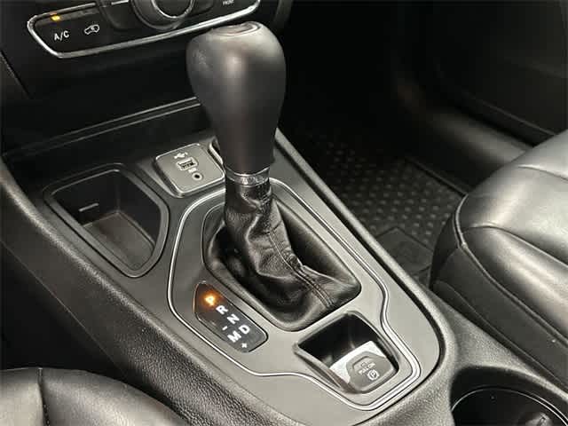 2019 Jeep Cherokee Latitude Plus Light Brownstone Pearlcoat at Turner Chevrolet